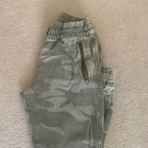TNA Camo Alix Joggers Aritzia
